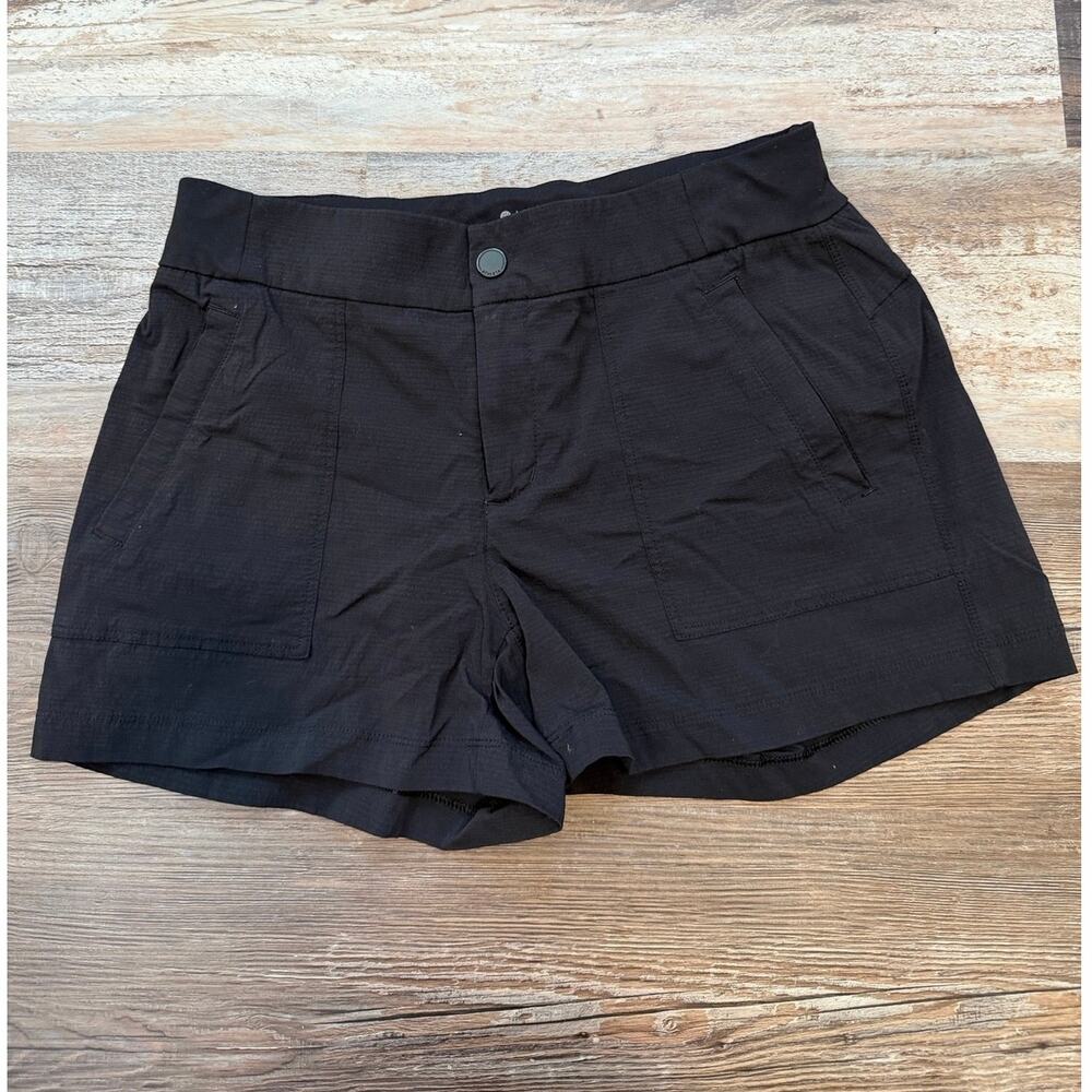 Athleta Trekkie Outdoor black shorts in size 8 EUC women
